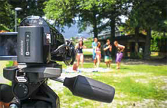 Die Jugendlichen standen bei der Verfilmung der Baderegeln sowohl vor wie auch hinter der Kamera.